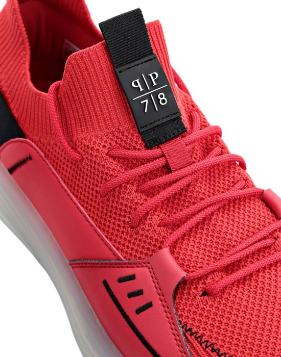 кроссовки  из проверенных материалов спереди