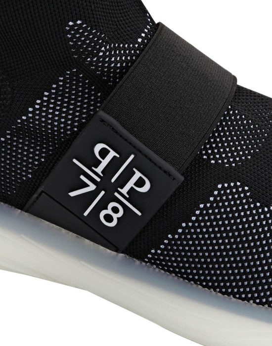 кроссовки  из проверенных материалов спереди