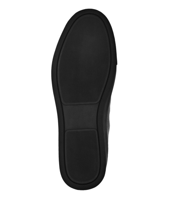 Товар черного цвета с внутренней стороны