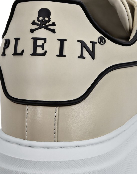 кроссовки  из проверенных материалов спереди