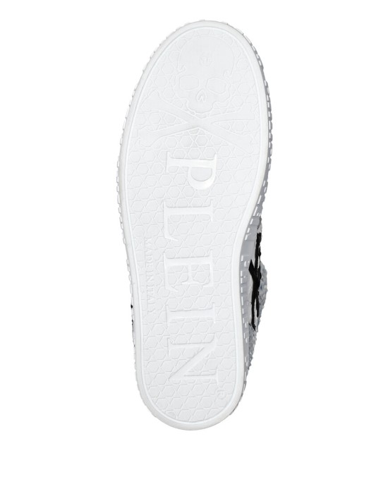 Товар белого цвета с внутренней стороны