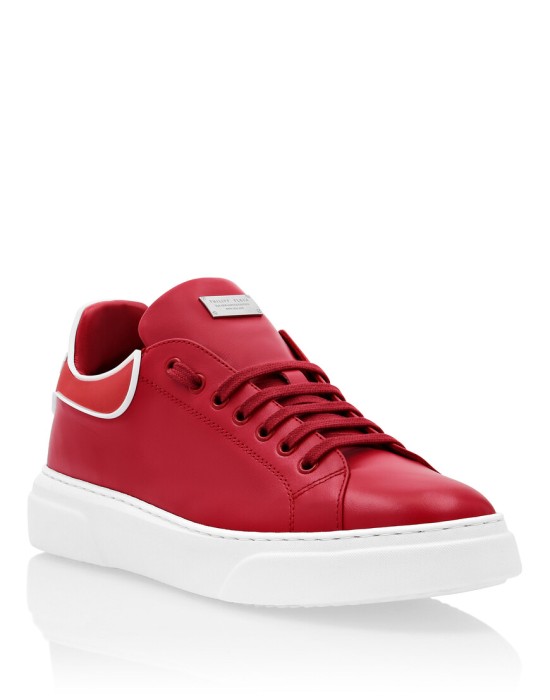 кроссовки  по цене 37212 руб вид справа