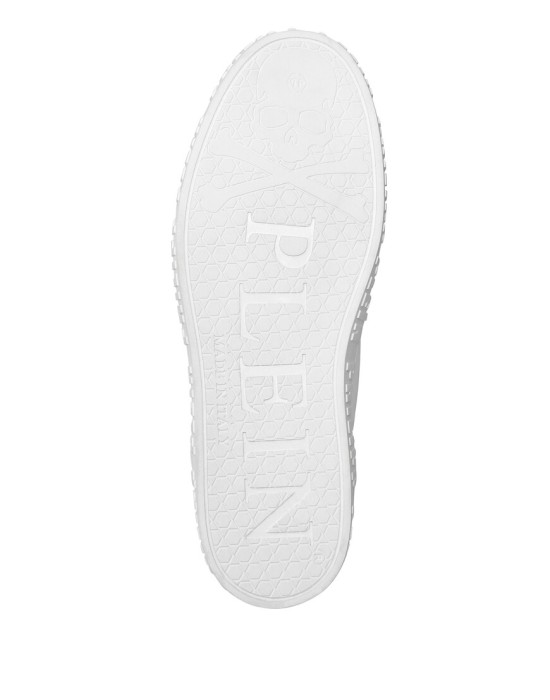 Товар белого цвета с внутренней стороны