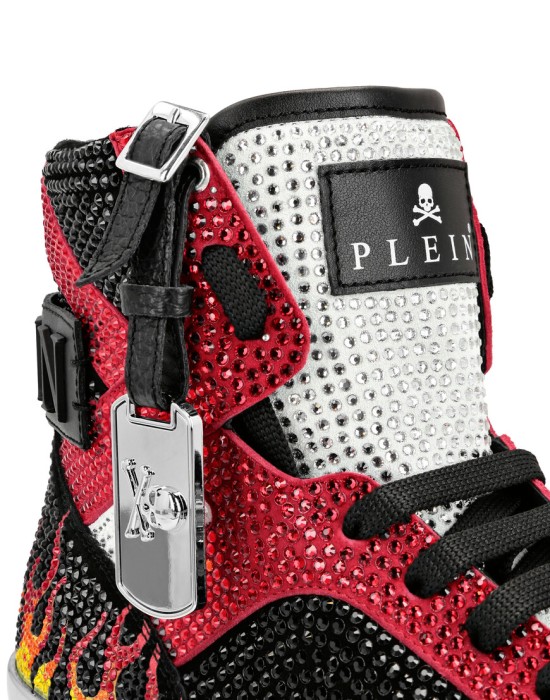 кроссовки  из проверенных материалов спереди