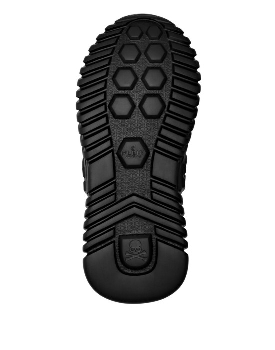 Товар черного цвета с внутренней стороны