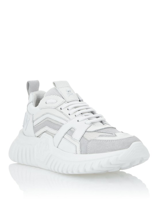 кроссовки  по цене 33012 руб вид справа