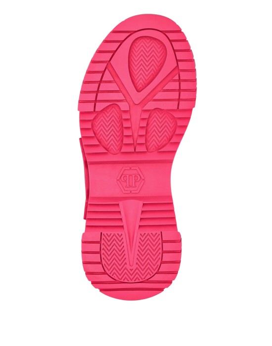 кроссовки  по цене 26680 руб вид справа