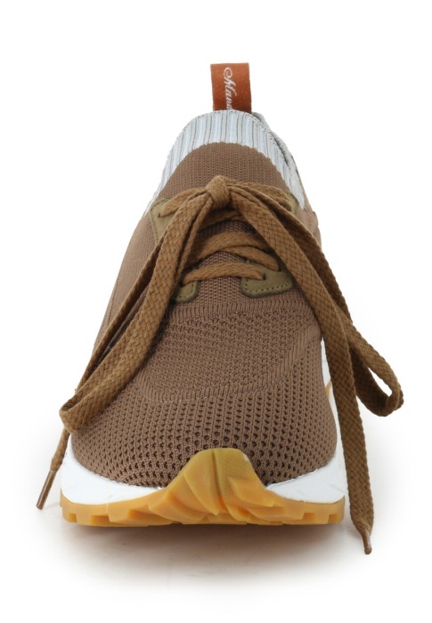 Товар коричневого цвета с внутренней стороны