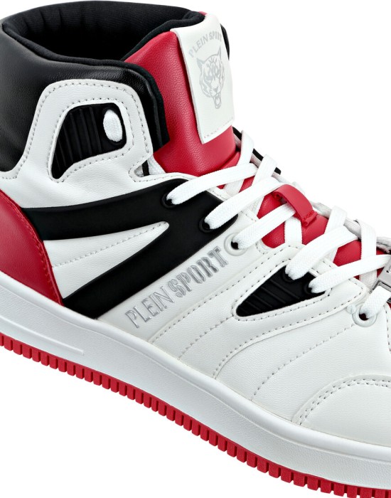 кроссовки  из проверенных материалов спереди