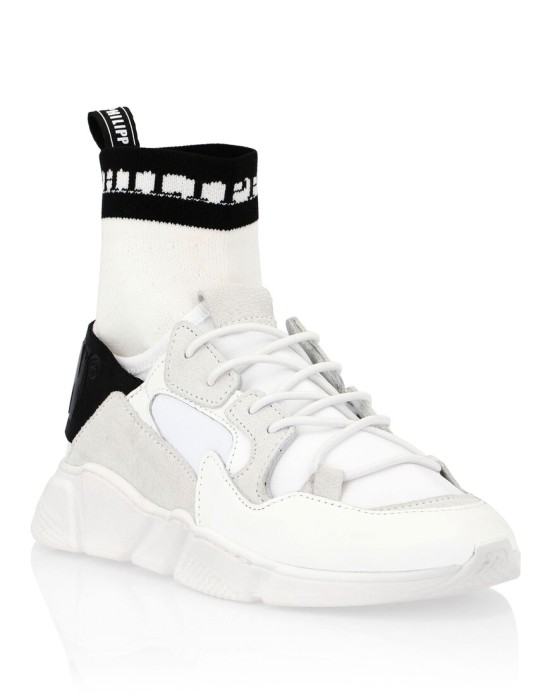 кроссовки  по цене 48025 руб вид справа