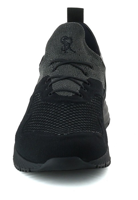 Товар черного цвета с внутренней стороны