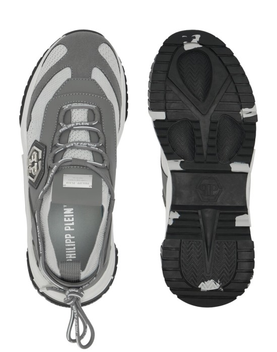 кроссовки  на сезон этого года фотография