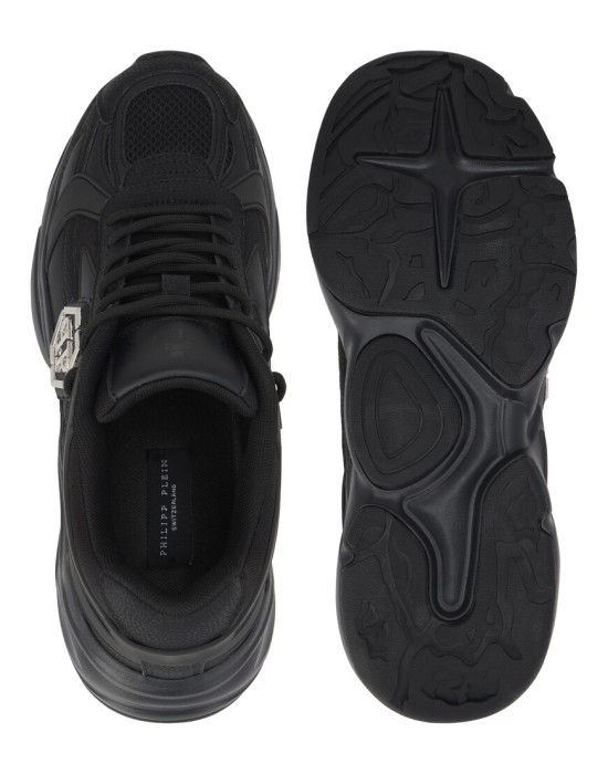 кроссовки  вид слева