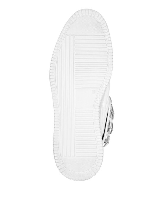 кроссовки  по цене 62016 руб вид справа