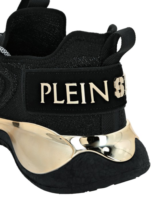 кроссовки  из проверенных материалов спереди