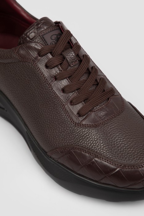 Товар коричневого цвета с внутренней стороны