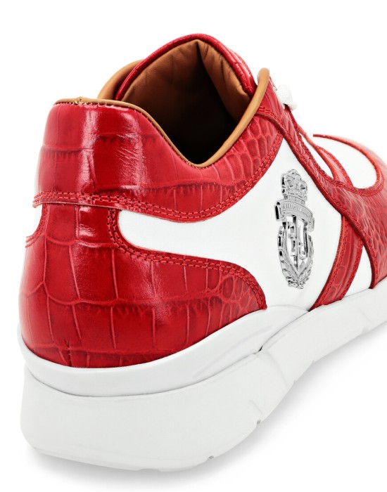 кроссовки  из проверенных материалов спереди