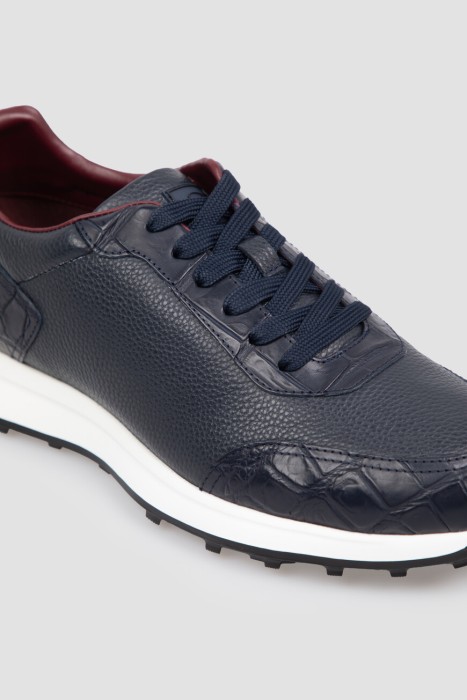 Товар синего цвета с внутренней стороны