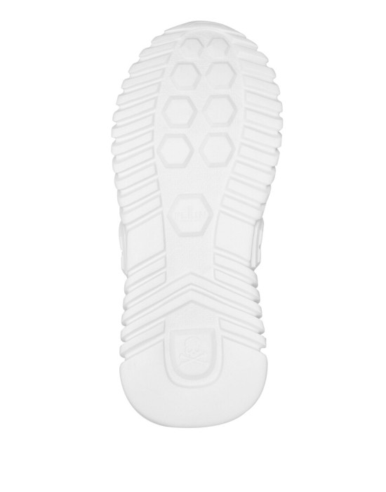 кроссовки  по цене 37728 руб вид справа