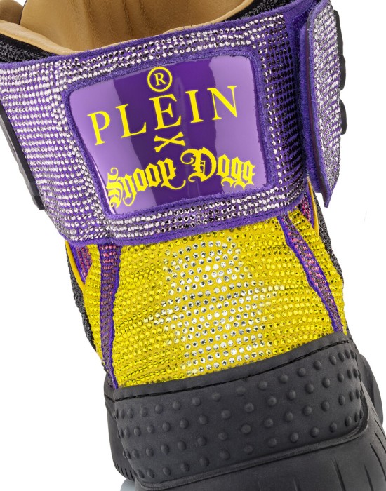 кроссовки  из проверенных материалов спереди