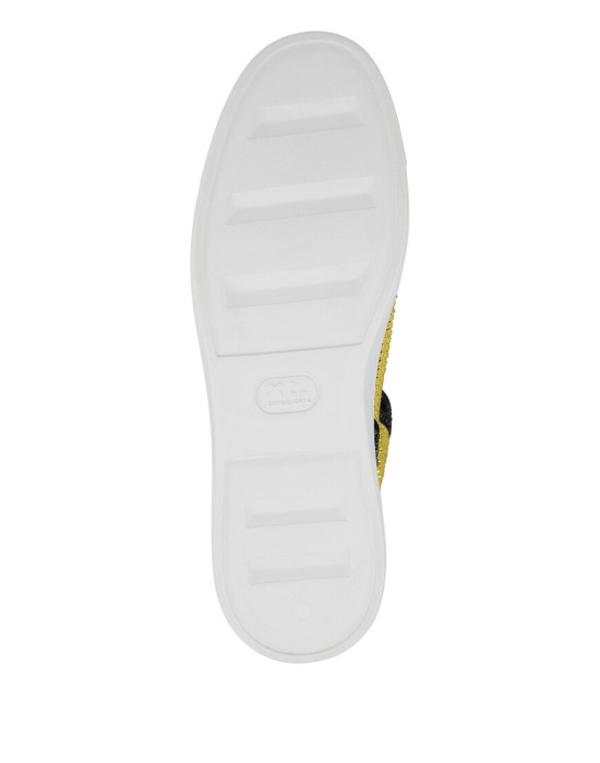 кроссовки  по цене 248064 руб вид справа