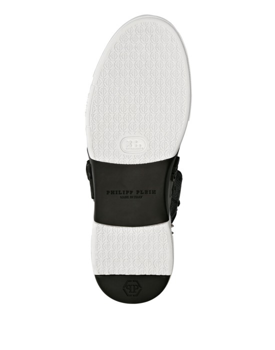 кроссовки  по цене 209440 руб вид справа