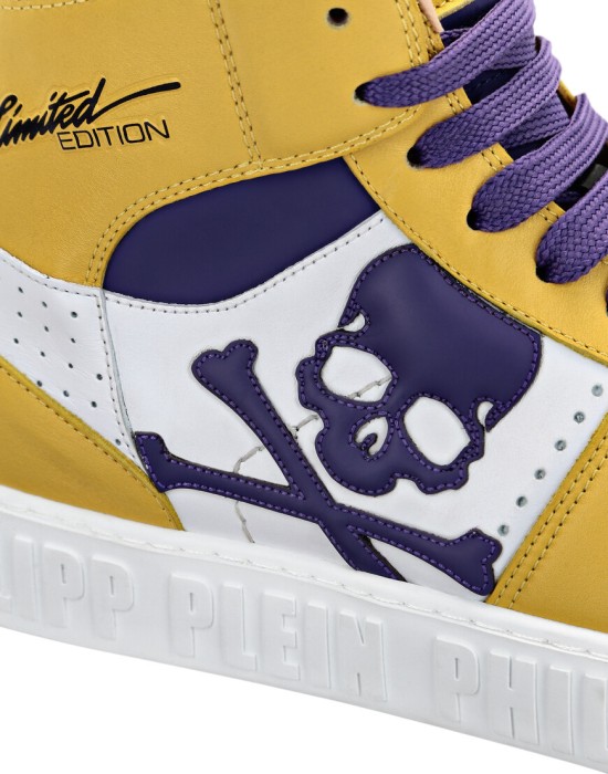 кроссовки  из проверенных материалов спереди