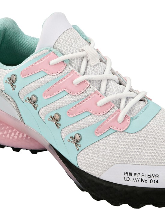 кроссовки  из проверенных материалов спереди