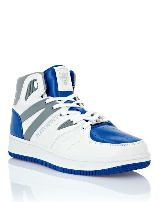 кроссовки  по цене 29520 руб вид справа