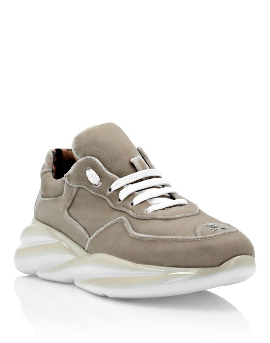 кроссовки  по цене 37728 руб вид справа