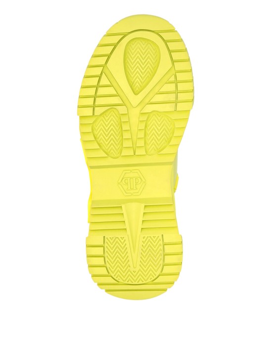 кроссовки  по цене 34304 руб вид справа