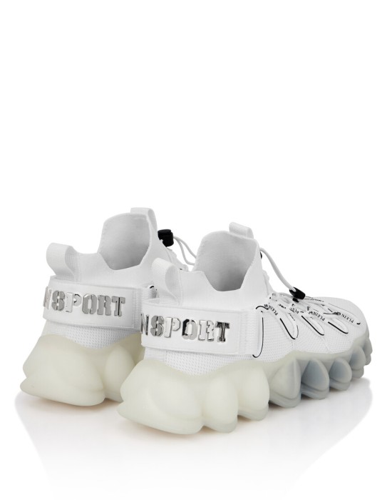 кроссовки  на сезон этого года фотография