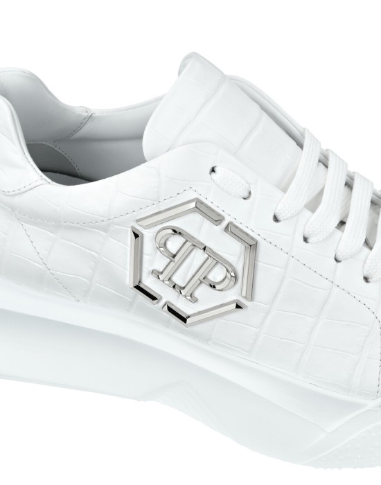 кроссовки  по цене 38635 руб вид справа