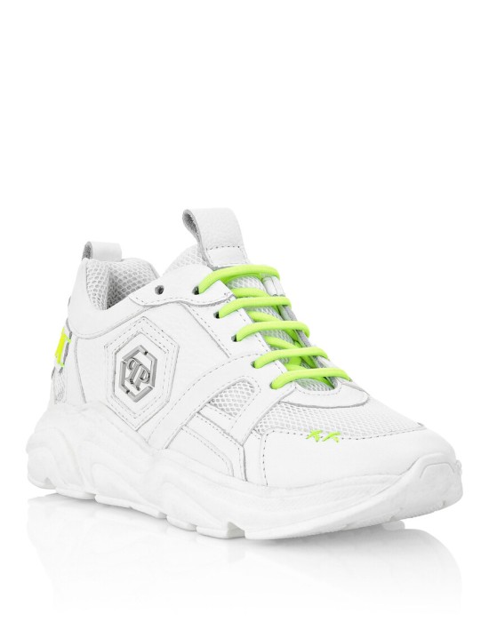 кроссовки  по цене 34884 руб вид справа