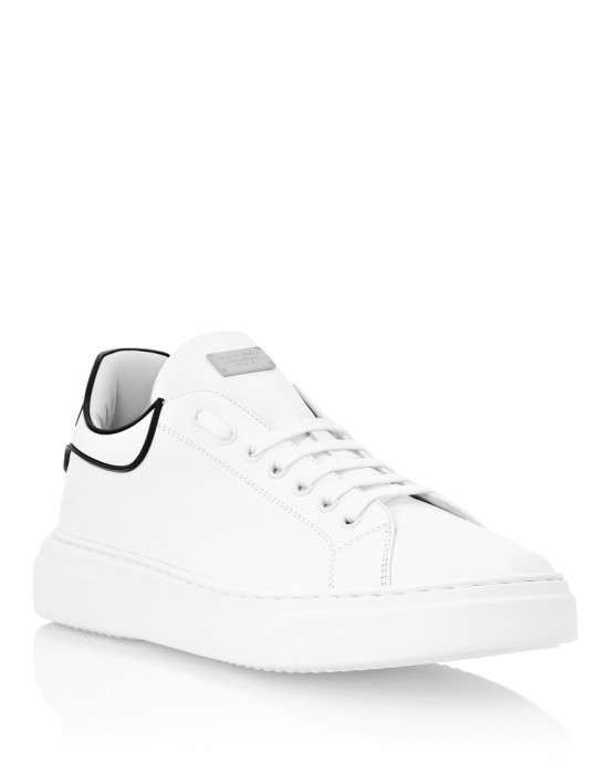 кроссовки  по цене 37212 руб вид справа