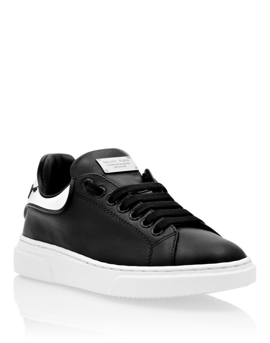 кроссовки  по цене 25584 руб вид справа