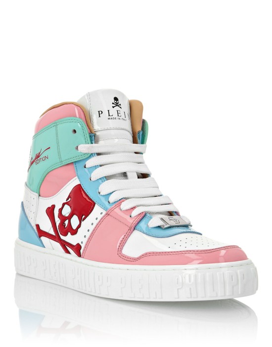 кроссовки  от бренда philipp plein вид слева