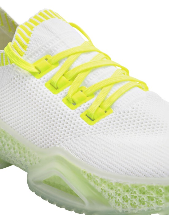 кроссовки  из проверенных материалов спереди