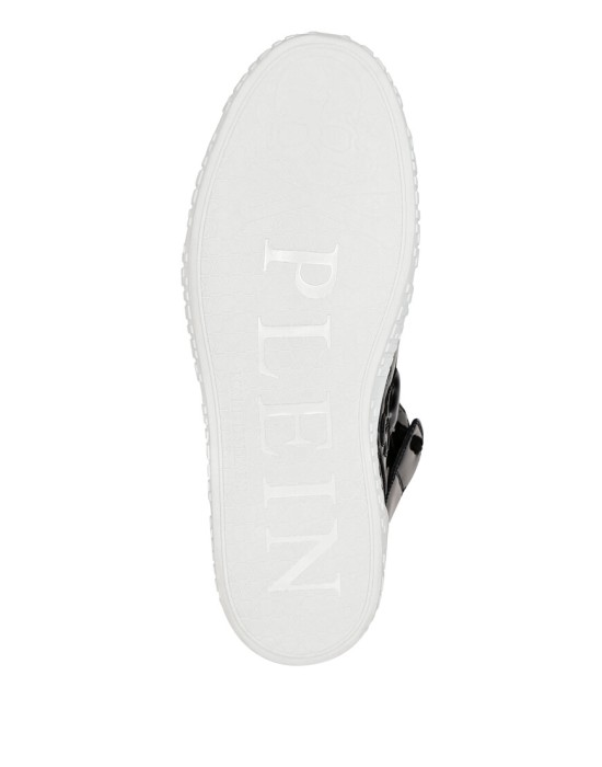 кроссовки  по цене 54264 руб вид справа