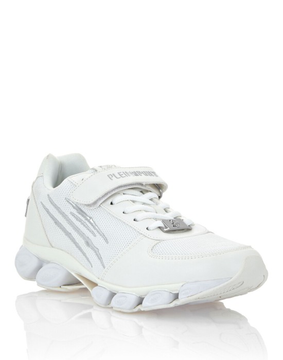 кроссовки  по цене 23760 руб вид справа