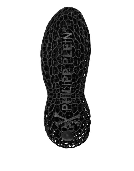 Товар черного цвета с внутренней стороны