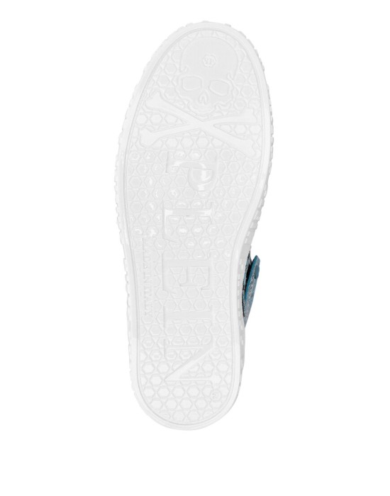 Товар голубого цвета с внутренней стороны