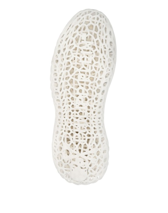 Товар белого цвета с внутренней стороны