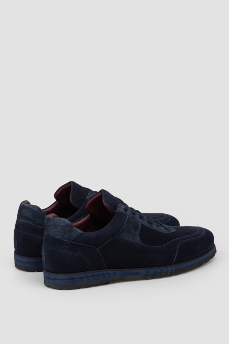 Товар синего цвета с внутренней стороны