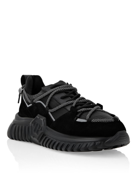 кроссовки  от бренда philipp plein вид слева