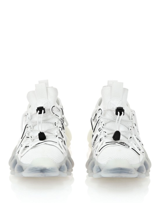 кроссовки  от бренда plein sport вид слева