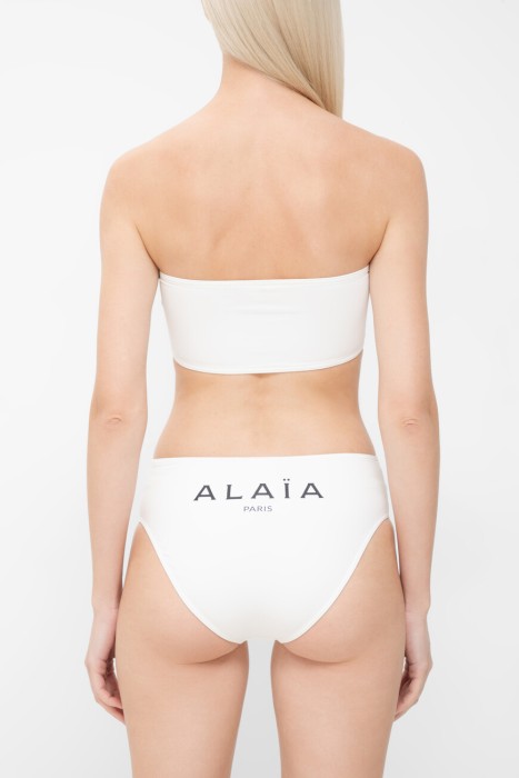 Товар белого цвета с внутренней стороны