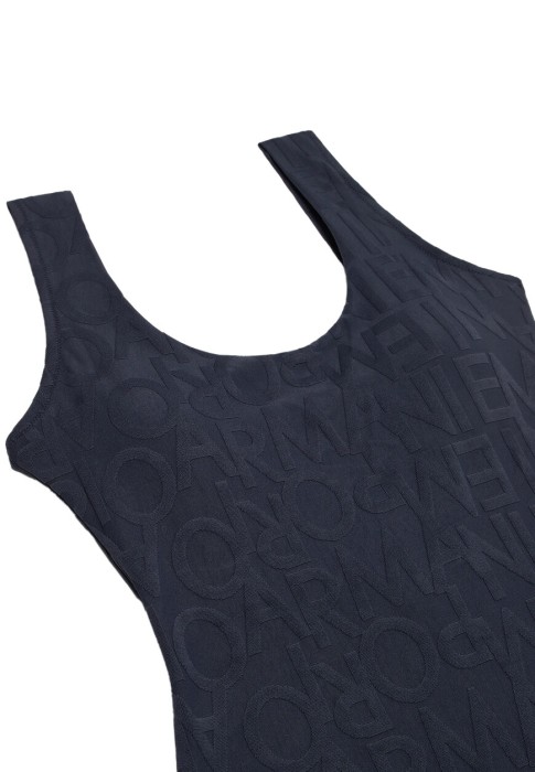 Товар синего цвета с внутренней стороны