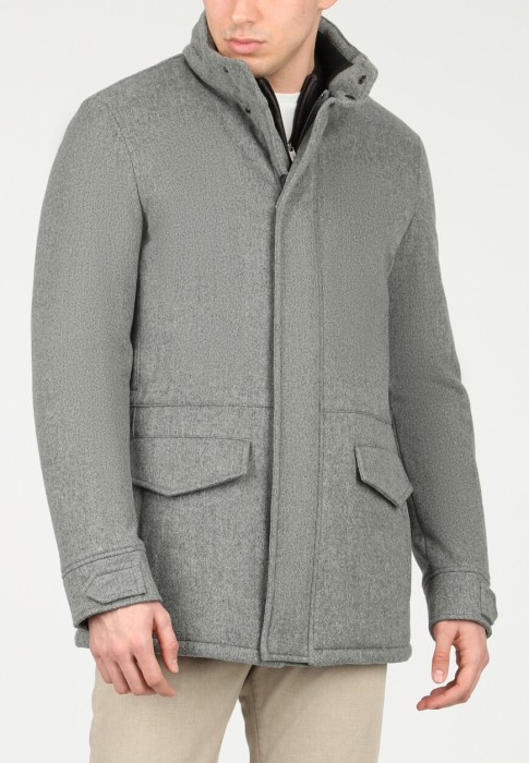 Товар серого цвета с внутренней стороны