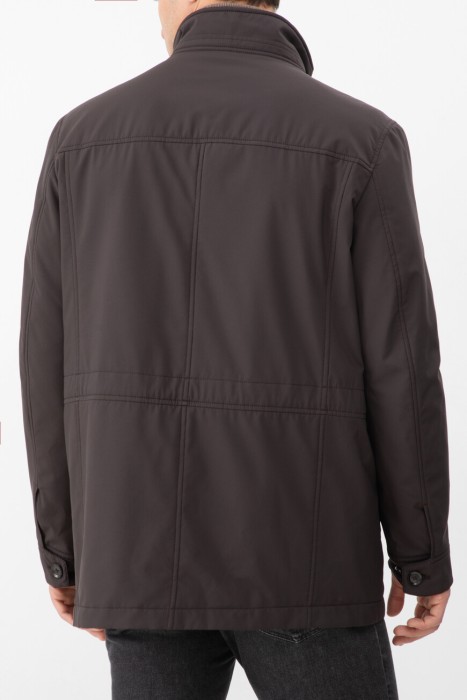 куртка  модель field из коллекции performa essential по цене 329000 руб вид справа